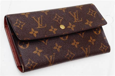 Louis Vuitton tri fold wallet